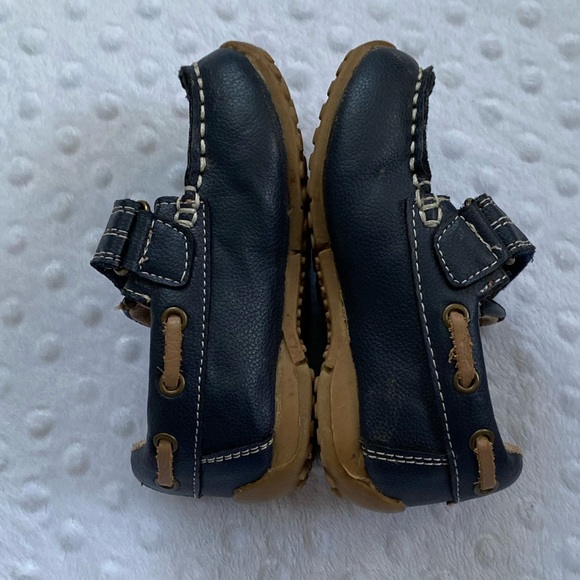 Toddler Shoes (size 6) - Picture 3 of 5